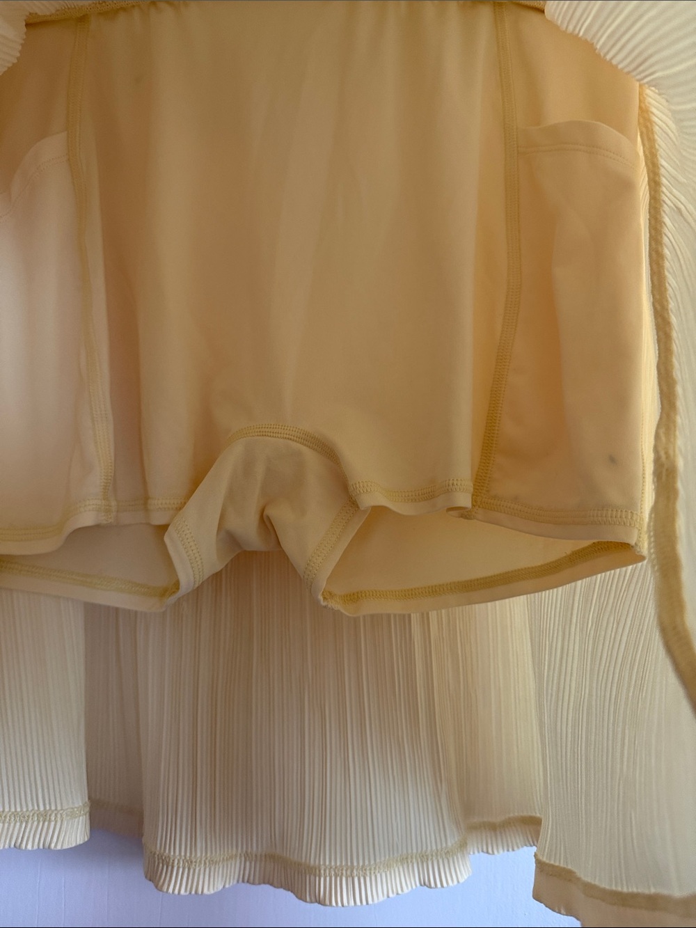 ALO Yoga Lemon Ice Yellow Micro Plisse Skort - Picture 2 of 2
